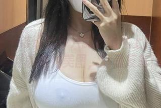 微密圈 - 谁说婚纱只能在婚礼上？看是可馨吖的私拍美图，满是反差！