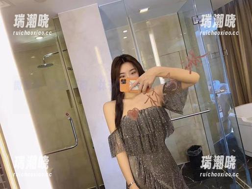 微密圈 - 美图无限，林子喵Lynne居家瞬间就想下载了！