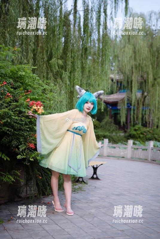 桃墨公子 黑丝流转间,桃墨公子的定制写真能不能让我沉醉一回?