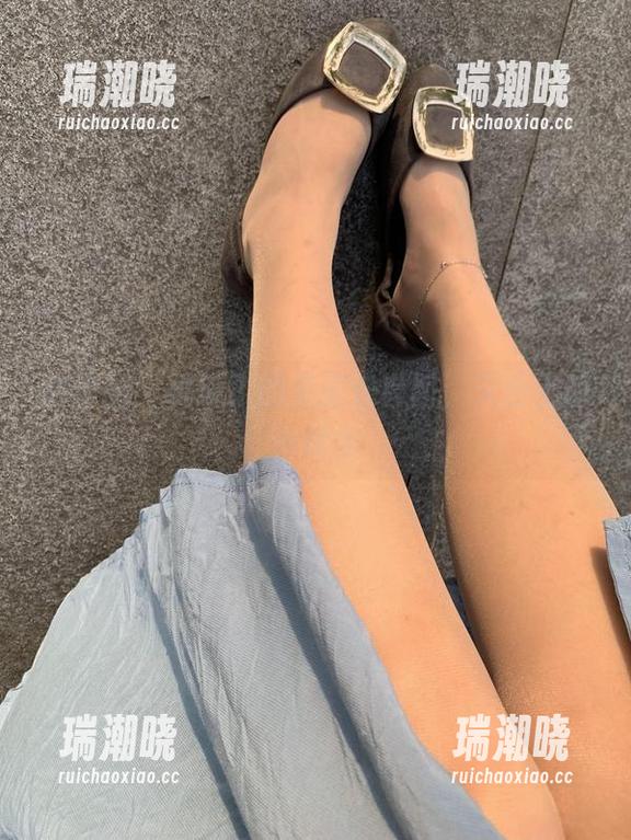 微密圈 - 桃脱了的无圣光套图，天台上的小跑步