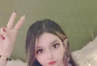 微密圈 - 白色的梦露veronica，图片合集里或许那一抹光线还藏着几分晨露的清新。