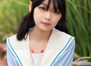 精选分享：梨瑾瑾吉他妹妹，背影一晃闪到我心里