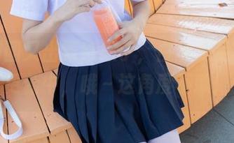 森萝财团又出新意思了，白丝美足写真集更新中，哦～这角度不赖！