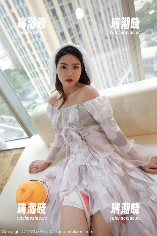 模范学院 - 许诺Sabrina要说“女友”的作品集，究竟能传递出啥样的情愫？