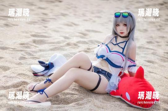 樱落Selena 作品讲述的夏日,樱落Selena却似乎在与阳光打情骂俏。