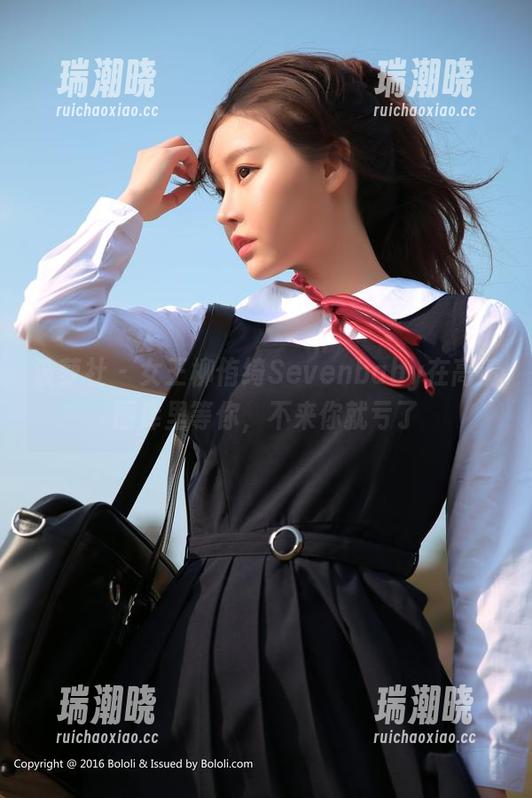 波萝社 - 女王柳侑绮Sevenbaby在高清图库里等你，不来你就亏了