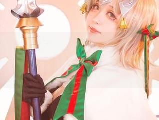 今日最新！渊秧的德克萨斯图片，背景、姿态，哎哟，这让我想起小时候的玩具。