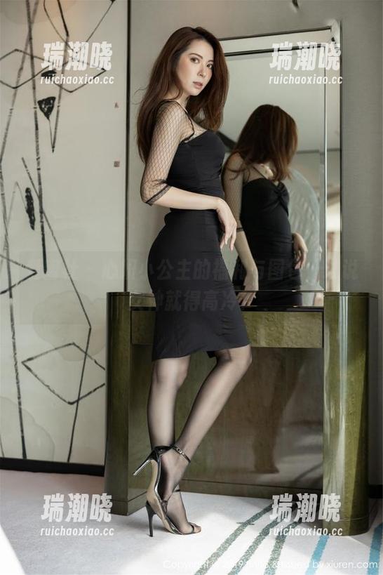 爱蜜社-心妍小公主 爱蜜社 - 心妍小公主的福利与图包,谁说女神就得高冷?