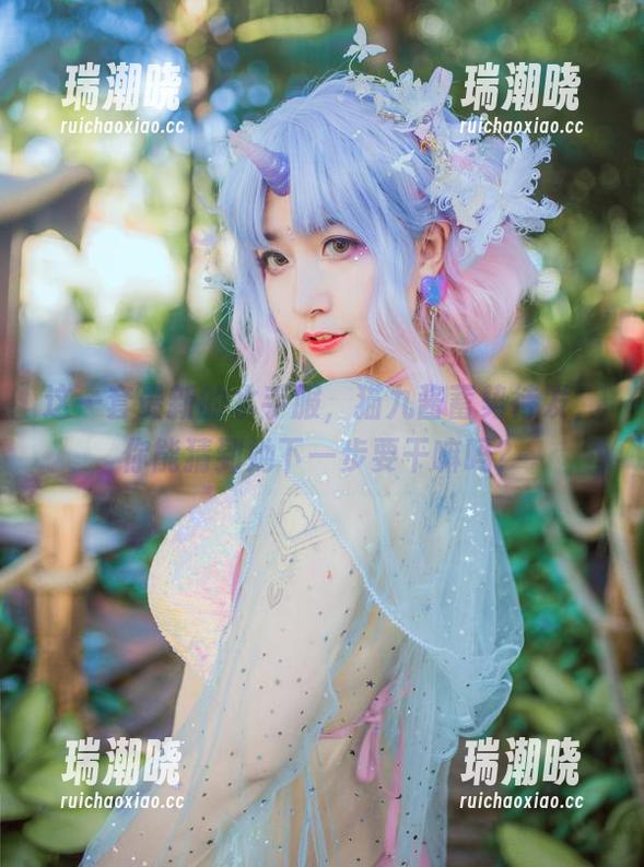 这一套最新的水手服，猫九酱蓄势待发，你能猜到她下一步要干嘛吗？