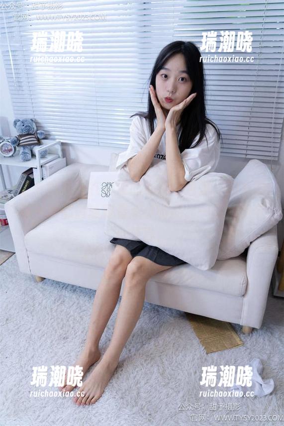 甜予摄影 - 在璇璇的私房图包里，内衣的每一角都像隐藏着点小调皮，一启就是个小惊喜。