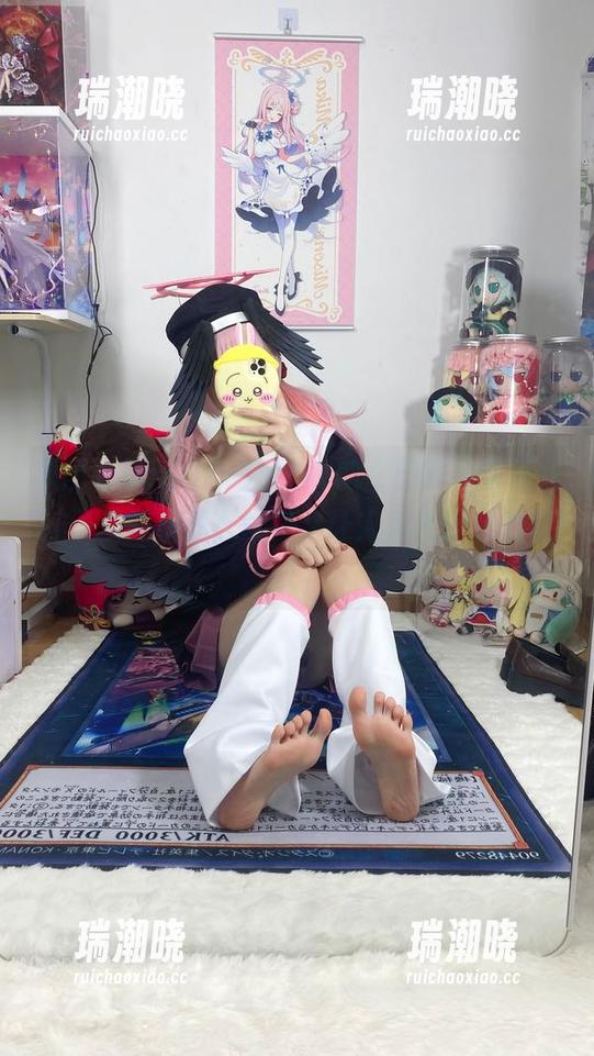 白栎Shirly 原图分享:白栎Shirly的“日常”就像我袜子里的小洞,奇怪又让人忍不住多看两眼。