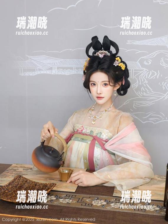 秀人网 - 在线收录：Manuela玛鲁娜用丁字裤重塑经典，图片刷新你的认知。