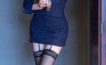 秀人网 - Yomi悠蜜“修女”写真集？我是不是走错片场了