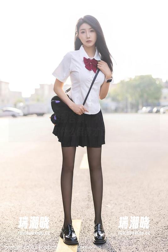 秀人网-laura阿姣 秀人网 - 体操服合集,不知道laura阿姣平时都用什么保养才这么完美。
