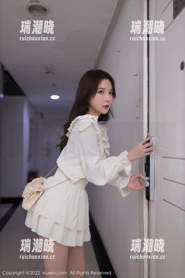 秀人网 - 安然maleah与她的裤里丝：美图的眼中小小叛变！