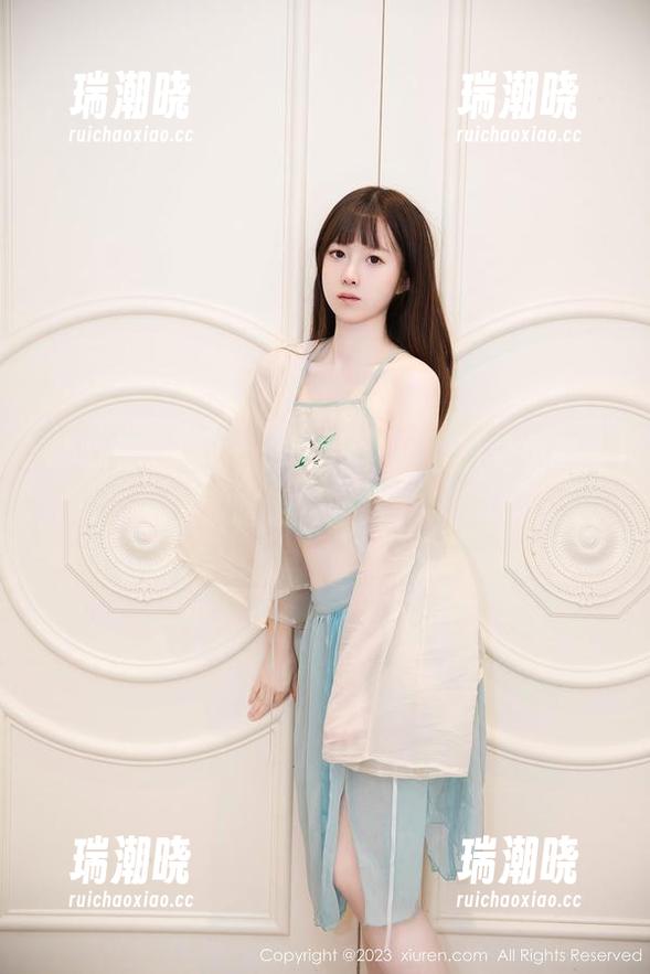 秀人网 - 一点也不意外，杨倩倩又来用美腿征服图集了