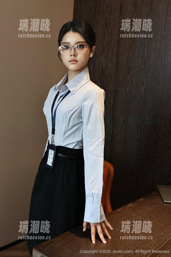 秀人网-柴婉艺Averie 秀人网 - 短裤界的超级英雄:柴婉艺Averie高清作品集!