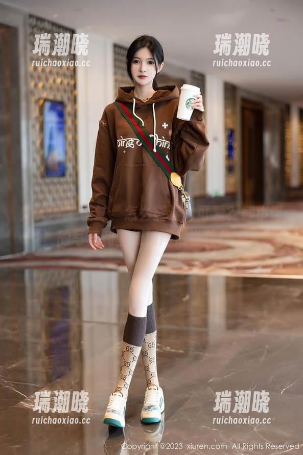 秀人网 - 学妹，怎么能这么可爱？熊小诺的写真和壁纸如同倾世佳作。