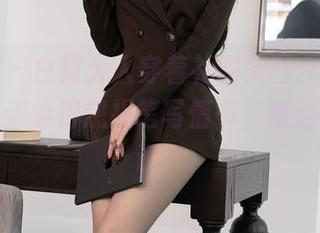秀人网 - 白甜大人穿着礼服美图合集，真是让人温柔得想提笔写情书，附送幽默解说！