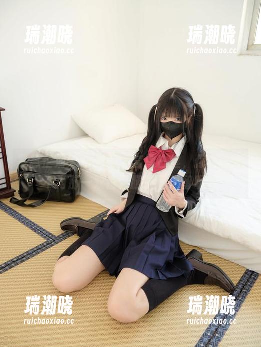 紧急企划 - 小恩的全套厚白丝，你怎么能不为那一双白皙腿影而停留呢？
