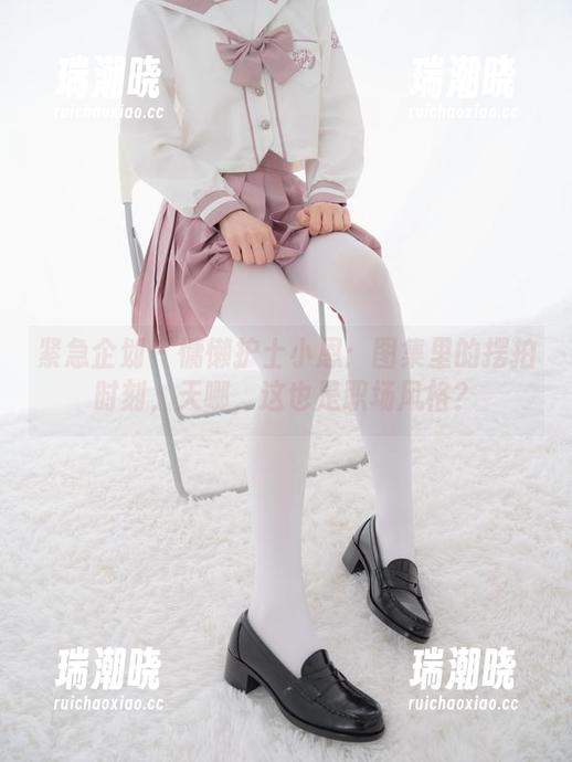 紧急企划 - 慵懒护士小恩：图集里的摆拍时刻，天哪，这也是职场风格？