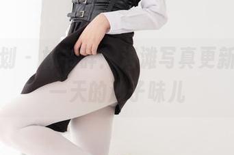 紧急企划 - 林书辞：海滩写真更新，附带一天的沙子味儿
