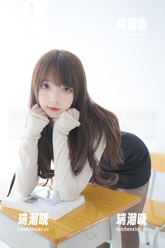 紧急企划 - 想成为瑜伽女神？从龙崎聆音的美图开始，别忘了下载哦！