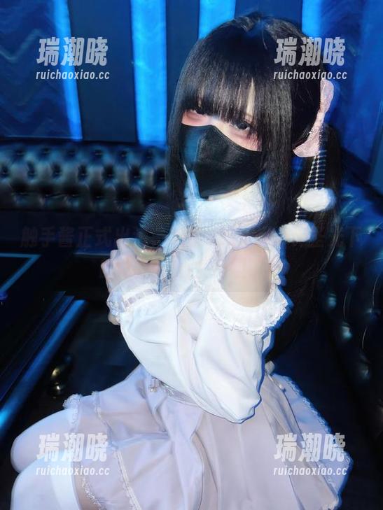 触手酱正式出道，纸悦Etsu_ko无圣光下的破洞背心太有趣了！