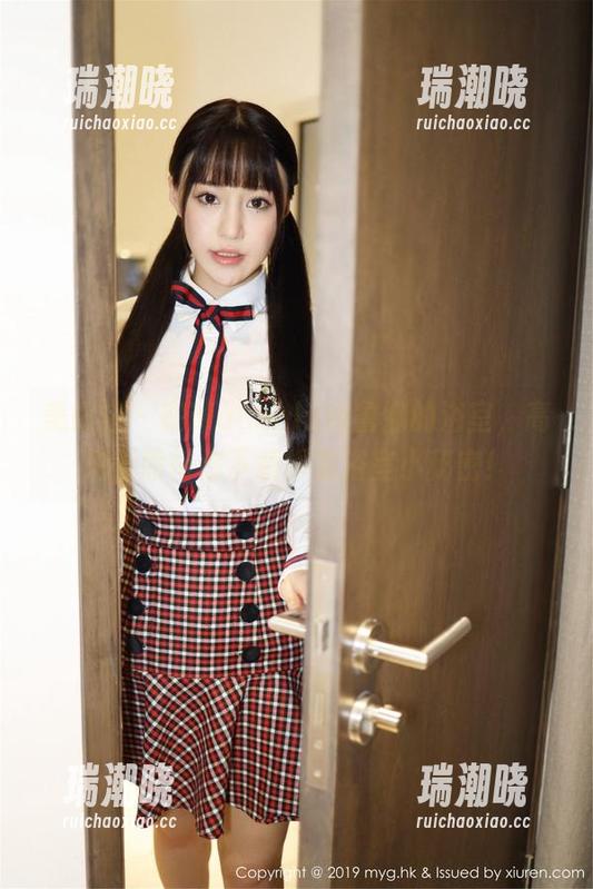 美媛馆 - 在Manuela玛鲁娜的浴室，高清画面带你下载探索浴室小秘密！