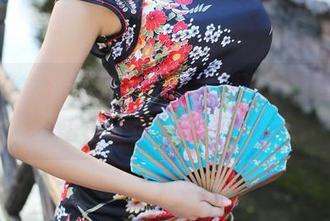美媛馆 - 这镂空设计也太刺激了，美桃酱图包让你无处不在！