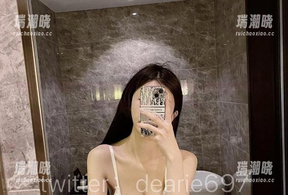 微密圈 - 我对“脸红Dearie”的黑色大洞连衣裙有话要说，图包里你的想法不会太单纯了吧。