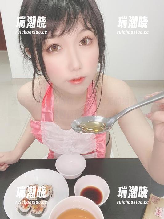 天台一角，芋圆侑子和无圣光的绝妙配合，图包值得细细品味。