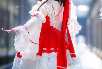新写真集发布！花柒Hana在唐可可校服中，似乎带我们回到校园！