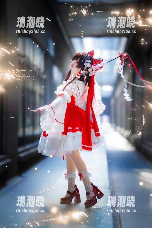 新写真集发布！花柒Hana在唐可可校服中，似乎带我们回到校园！