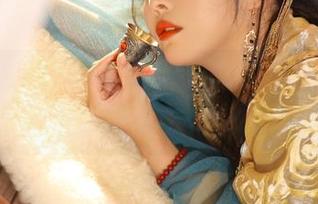 苏嫣嫣阿姨在精灵COS里的新尝试，更新居然这么萌！