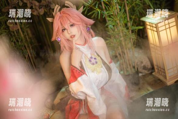 菌烨tako 全新亮相!菌烨tako最新作品《森蚺》,难道是与蛇的亲密接触?