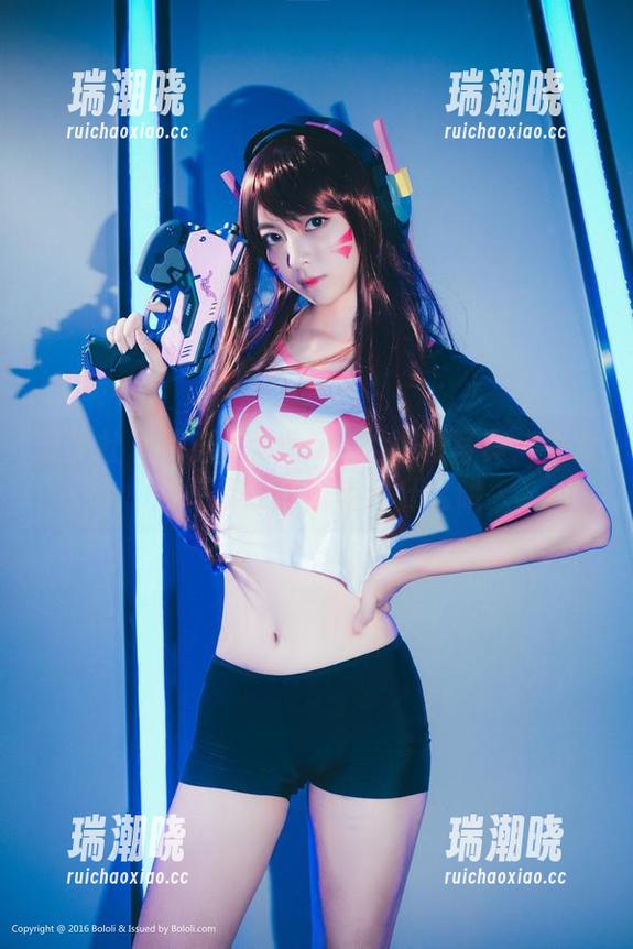 菠萝社 - 许诺Sabrina的福利写真：少女们好像在偷偷传递什么哦
