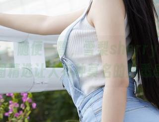 蜜桃社 - 随便一瞥，雪梨sherry的天台美图精选让人有种莫名的熟悉感。