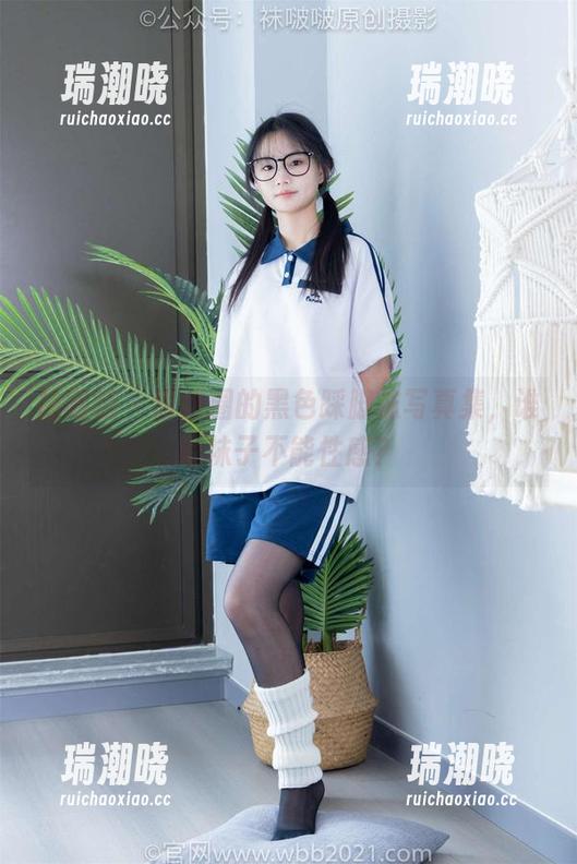 袜啵啵 - 甜甜圈的黑色踩脚袜写真集，谁说袜子不能性感？