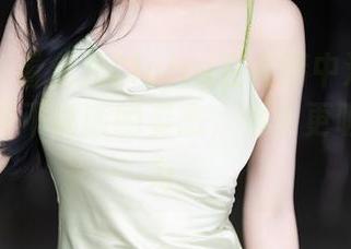 语画界 - 看允儿Claire在高清中演绎网袜，有时候不说话的姿态，似乎更吸引注意力。
