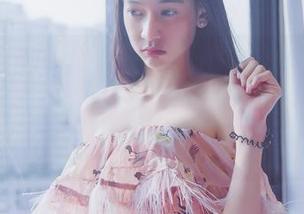 轰趴猫 - 最新图册——看曲曲的吊带，这是一种新家庭纷争的组成部分，还不跪下来求合作？