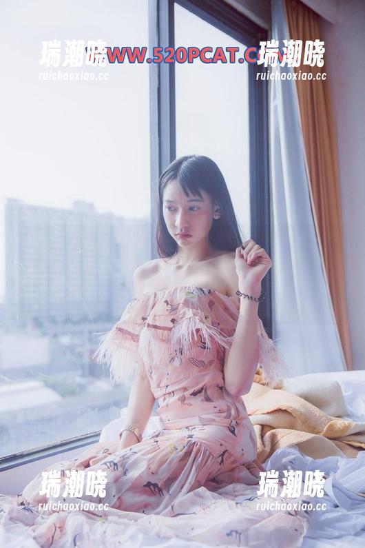 轰趴猫 - 最新图册——看曲曲的吊带，这是一种新家庭纷争的组成部分，还不跪下来求合作？