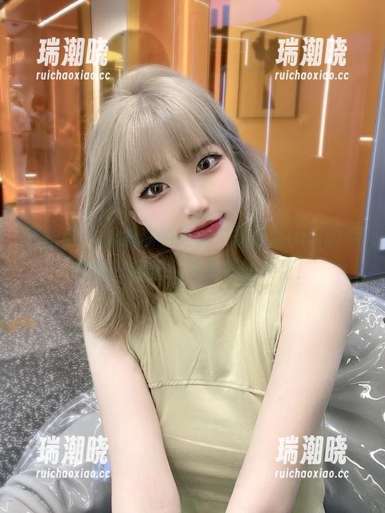 陈妮妮UNI 微密圈 - 泳池边的闲聊,陈妮妮UNI的免费照片让你意想不到的火花!
