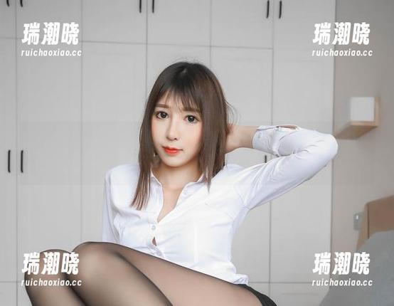 雯粥粥 免费的雯粥粥校服图册,完全是个陷阱,真的看久了忍不住想多想几遍。