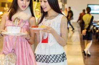 青豆客 - 高清红裙，Ann尤美在这儿，就是你想象不到的撩拨，真让人捉摸不定。