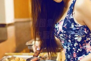 青豆客 - 宝藏福利图集，纯小希和她的灰丝，天真无邪中藏着一丝小俏皮！