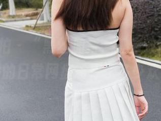 魔镜街拍 - “黑丝加持，工作效率UP！婷婷的日常网盘缓存了多少欢乐？