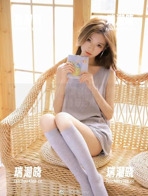 微密圈 - 肉丝作品-黎允熙baby献上，分享完毕，准备好进食了吗？